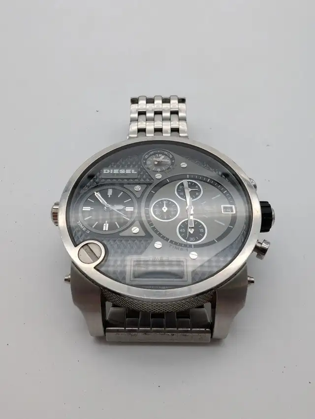 (B4850) Diesel DZ7221 Mr Daddy 4 Time Zone Watch 9.5' Steel B...