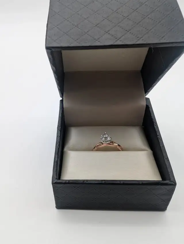 (B4848) Arthurs Rose Gold Diamond Cluster Twist Ring Size 6.2...
