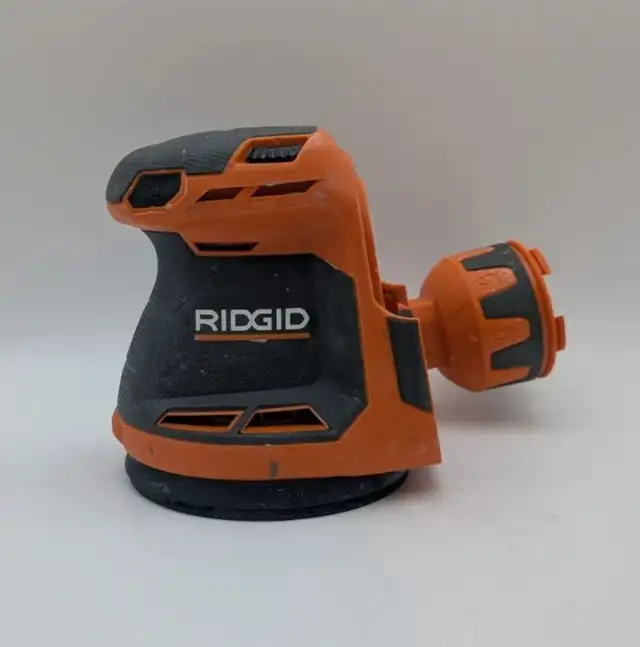 (B4761) Ridgid R8606 5-inch Random Orbit Sander
