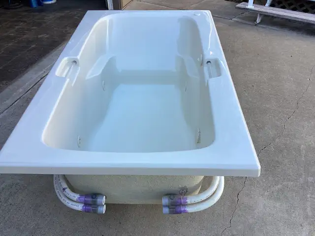 JETTED TUB