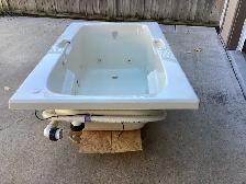 JETTED TUB - Photo 2