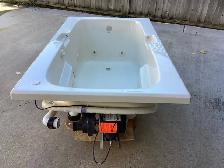 JETTED TUB - Photo 3