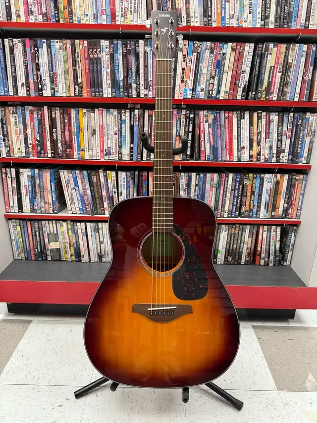 Guitare acoustique yamaha