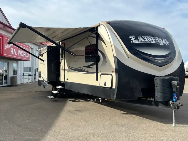 2018 KEYSTONE LAREDO 331BH, BUNKHOUSE SPACIOUS