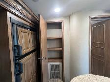2018 KEYSTONE LAREDO 331BH, BUNKHOUSE SPACIOUS - Photo 11