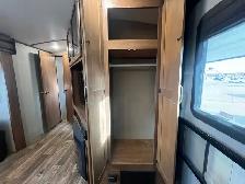2018 KEYSTONE LAREDO 331BH, BUNKHOUSE SPACIOUS - Photo 14