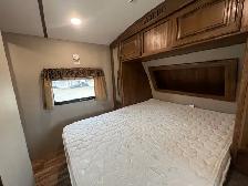 2018 KEYSTONE LAREDO 331BH, BUNKHOUSE SPACIOUS - Photo 28