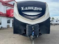 2018 KEYSTONE LAREDO 331BH, BUNKHOUSE SPACIOUS - Photo 37