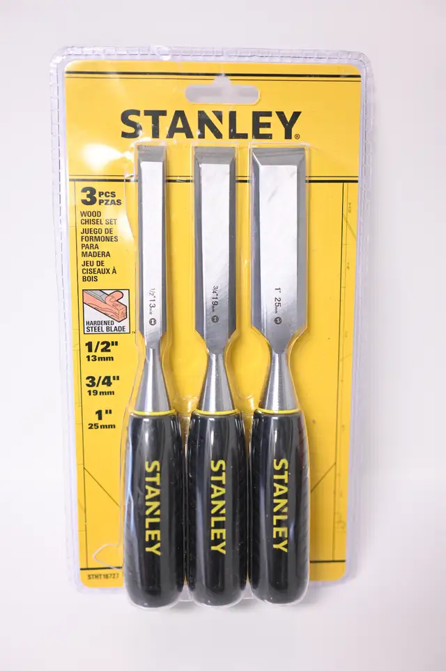 Wood Chisel set 3pc 1/2'-13mm, 3/4'-19mm, 1'-25mm Used like new