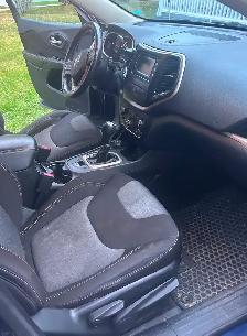 Jeep Cherokee Sport 4x4 - Photo 4