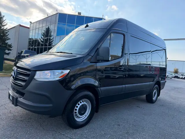 2022 Mercedes-Benz Sprinter Cargo Van 2500 - 144"WB -CARGO