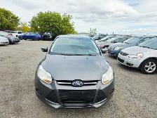 2013 Ford Focus Sedan Manual Low KM AC Cruise Control - Photo 2