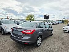 2013 Ford Focus Sedan Manual Low KM AC Cruise Control - Photo 4