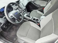 2013 Ford Focus Sedan Manual Low KM AC Cruise Control - Photo 8