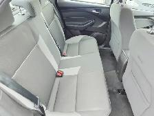 2013 Ford Focus Sedan Manual Low KM AC Cruise Control - Photo 10