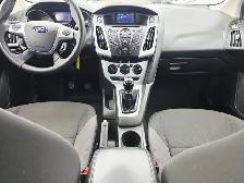 2013 Ford Focus Sedan Manual Low KM AC Cruise Control - Photo 13