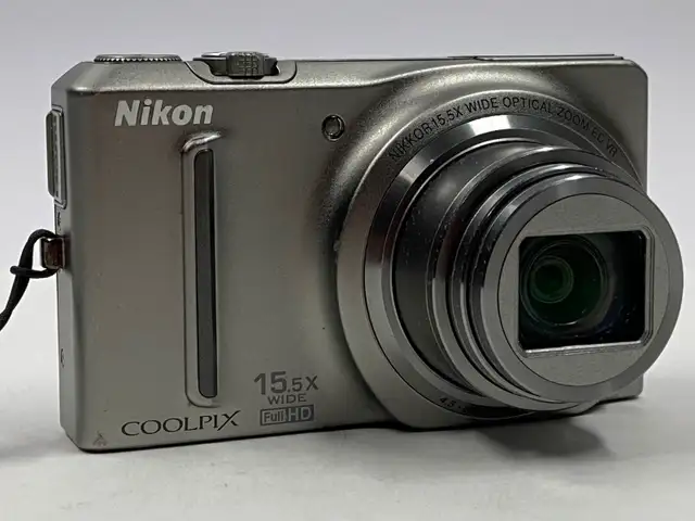 Nikon Coolpix S9050 Digital Camera 15.5x Optical Zoom w/Battery