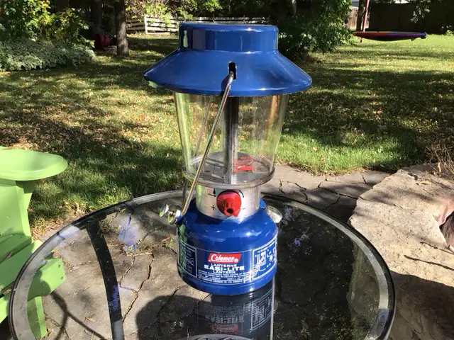 Coleman gas lantern model 331 Easi-Lite