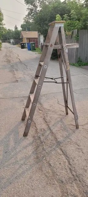6ft wooden ladder for sale
