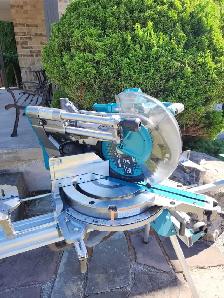 MAKITA 40V MAX XGT 12IN DOUBLE BEVEL SLIDING MITERSAW WITH STAND - Photo 3