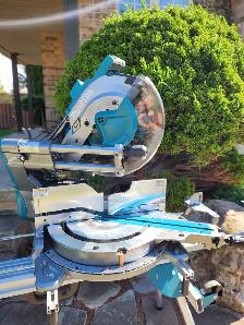 MAKITA 40V MAX XGT 12IN DOUBLE BEVEL SLIDING MITERSAW WITH STAND - Photo 5
