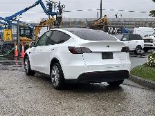 2023 Tesla Model Y Long Range 4dr All-Wheel Drive Sport Utility - Photo 8
