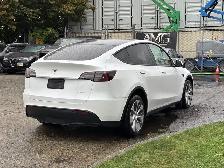 2023 Tesla Model Y Long Range 4dr All-Wheel Drive Sport Utility - Photo 10