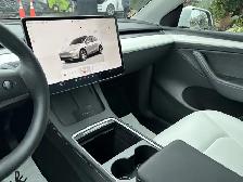 2023 Tesla Model Y Long Range 4dr All-Wheel Drive Sport Utility - Photo 22