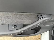 2023 Tesla Model Y Long Range 4dr All-Wheel Drive Sport Utility - Photo 30