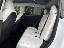2023 Tesla Model Y Long Range 4dr All-Wheel Drive Sport Utility - Photo 31