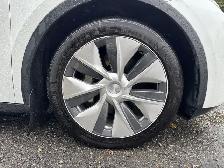 2023 Tesla Model Y Long Range 4dr All-Wheel Drive Sport Utility - Photo 53