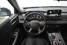 2024 Mitsubishi Outlander ES / AWD / 7 PASSAGERS - Photo 3