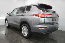 2024 Mitsubishi Outlander ES / AWD / 7 PASSAGERS - Photo 12