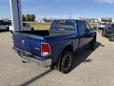 2015 RAM 2500 LARAMIE / 6.7L CUMMINS! / LEVELED! / LOADED! / LOW - Photo 4
