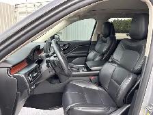 2021 Lincoln Aviator Reserve AWD | No Accidents | Pano. Sunroof - Photo 3