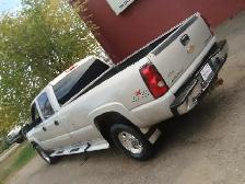 2005 Chevrolet Silverado 2500HD CREW CAB 4X4 LONG BOX 6.6L DIESE - Photo 2