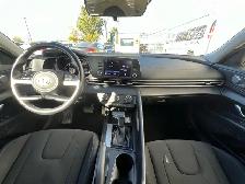 2022 Hyundai Elantra SEL AWD | Command Start | Low KM - Photo 16