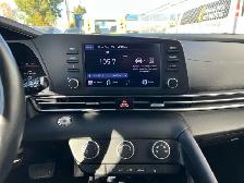 2022 Hyundai Elantra SEL AWD | Command Start | Low KM - Photo 17