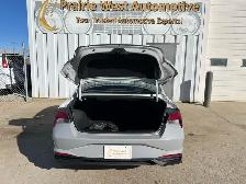 2022 Hyundai Elantra SEL AWD | Command Start | Low KM - Photo 24