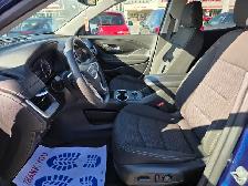2022 GMC Terrain AWD 4dr SLE - Photo 9