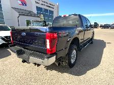 2022 Ford F250 Super Duty XLT Crew FX4 4x4 | Factory Command Sta - Photo 12