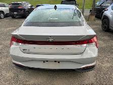 2023 Hyundai Elantra Essential - Photo 2