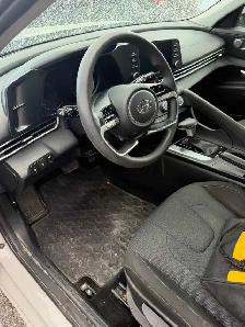 2023 Hyundai Elantra Essential - Photo 15