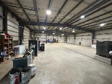 60x100 heated shop for rent - Photo 2