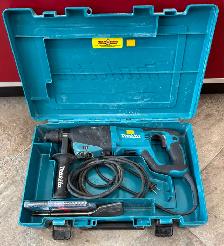 Corded Makita hr2641 Chipper in Case
