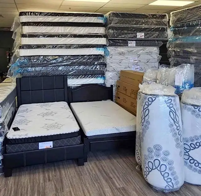 'Twin Mattress' Full Mattress : Queen Mattress / King Mattress