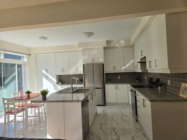 1bed 1bath,2bed 1bath offer 4 bedrooms new home midhurst barrie