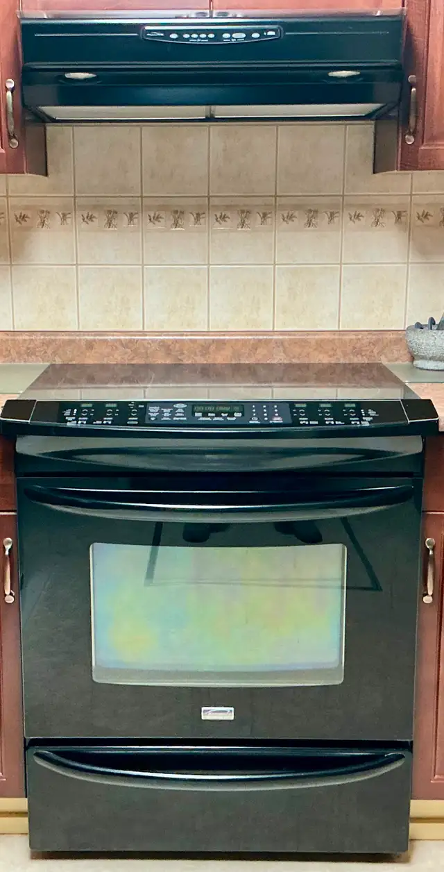 Kenmore Elite 30’’ smooth top Slide-in range with convection