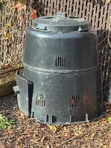 Composter - Photo 2