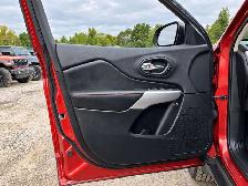 2017 Jeep Cherokee L Plus | Vented Leather | Panoroof | AS IS | - Photo 18